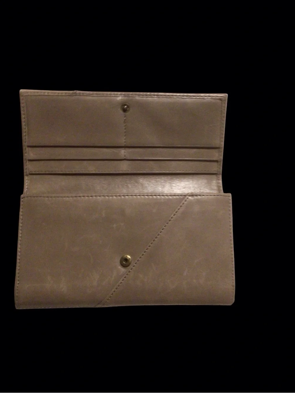EUC...Womens HOBO leather checkbook wallet. beige leather wallet is 7.5